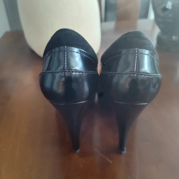 Tod's Black Leather and Suede Heels - Picture 10 of 12